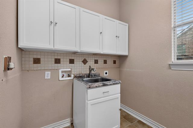 Building Photo - 475 Fenwick Dr