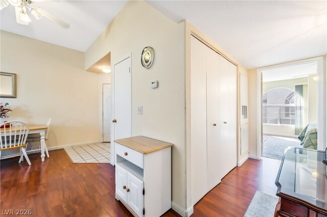 Building Photo - 3125 N Buffalo Dr