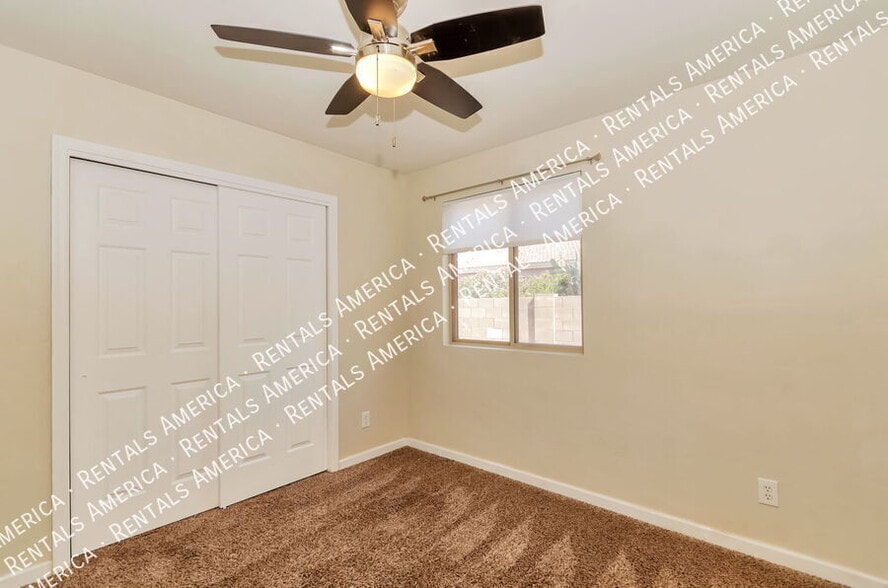 Building Photo - 4976 W Rosebay Dr