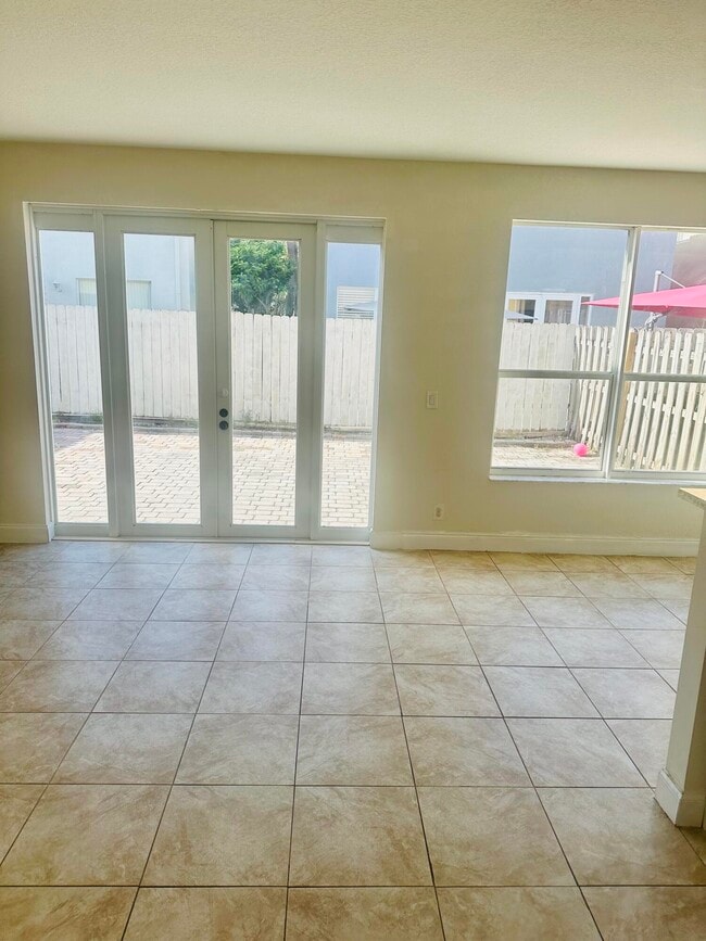 Building Photo - 4147 Meade Way