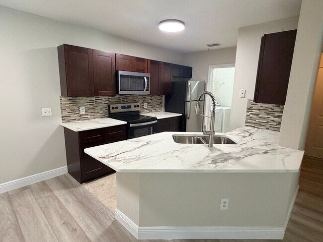 Building Photo - 6578 Swissco Dr