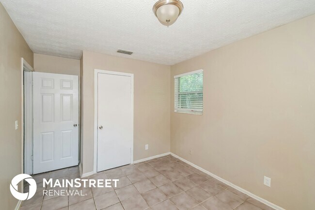 Building Photo - 6430 Lucente Dr