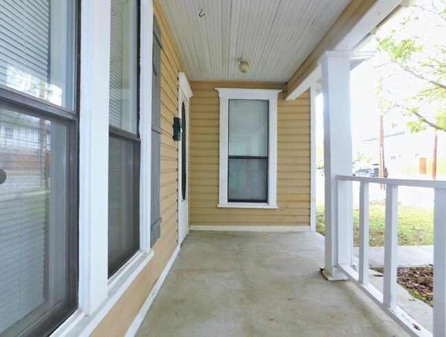 Building Photo - Charming 3BR Near TWU & Denton Square – Available Mid-June