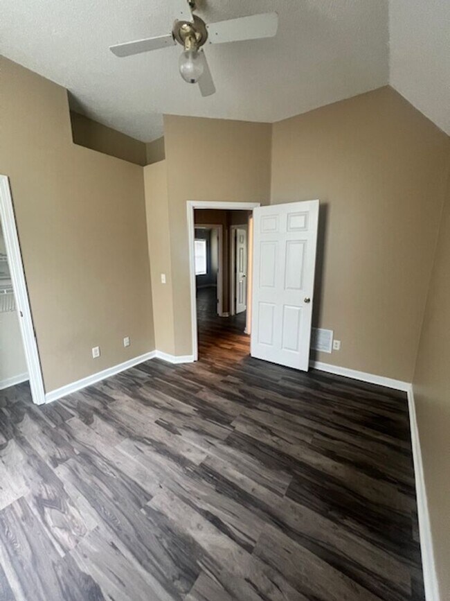 Building Photo - Stunning 3-Bedroom Home in Cordova-Spaciou...