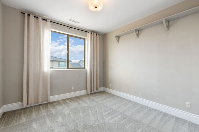 Building Photo - Madera Tesoro Viejo - Beautiful 2-Story Home, 4BR/3.5BA, SOLAR, Community Pool + Lots of Amenities