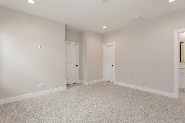 Building Photo - 1439 W 25th St