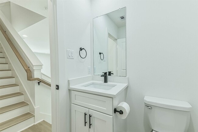 Building Photo - 5703 Balbo St