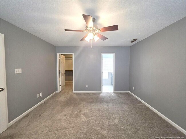Building Photo - 2917 Franzia Dr