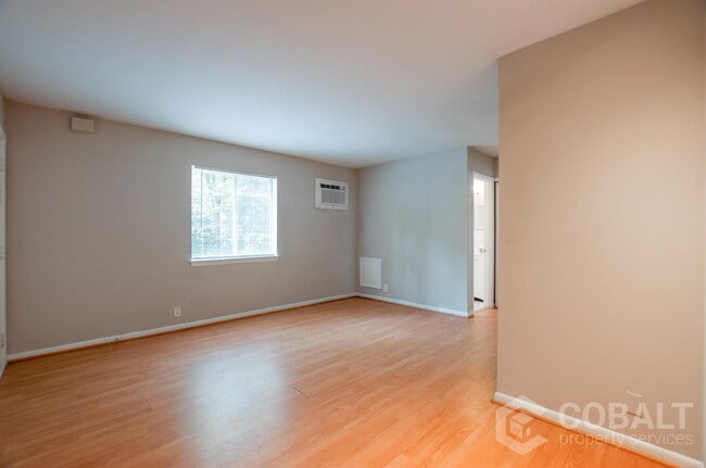 Building Photo - 905 Greenwood Ave NE