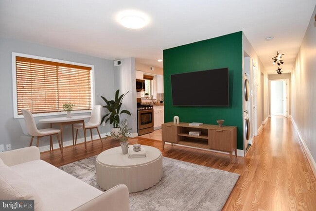 Primary Photo - 718 Park Rd NW