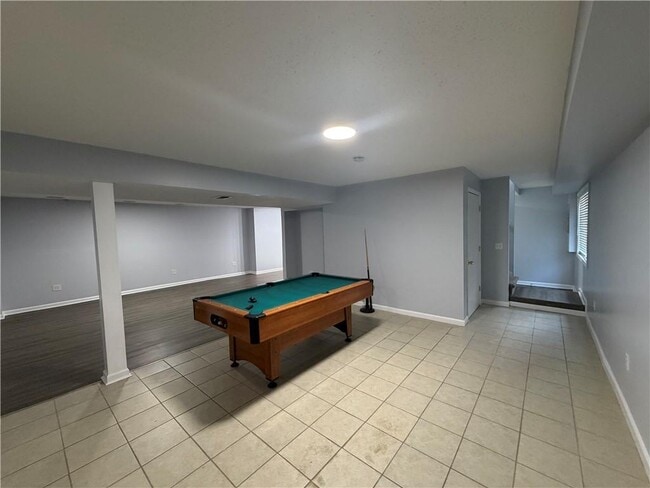 Building Photo - 3336 Camelot Dr NE