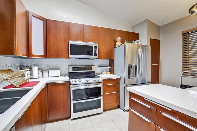 Building Photo - 1002 NW 105th Ave