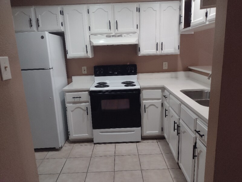 Building Photo - 8911 McPherson Rd