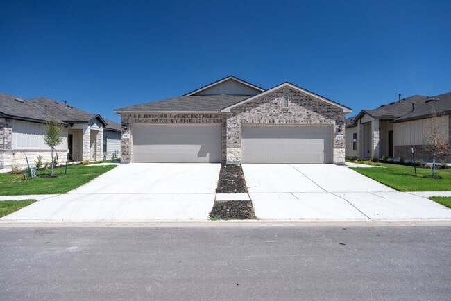 Building Photo - GORGEOUS 3 BEDROOM DUPLEX LOCATED IN CONVERSE, TX!
