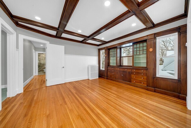 Building Photo - 28 Richardson Ave