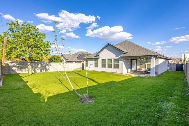 Building Photo - 514 Prado Dr