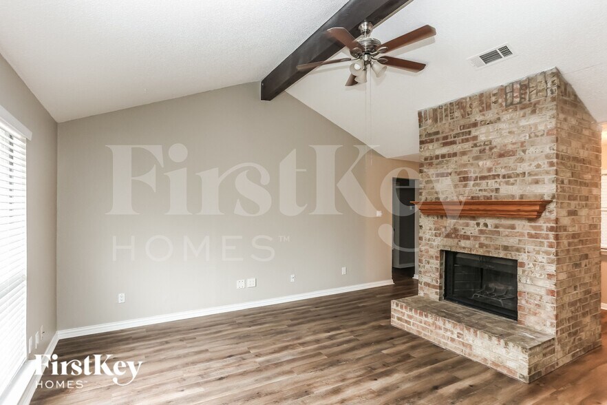 Building Photo - 231 Myrtle Dr