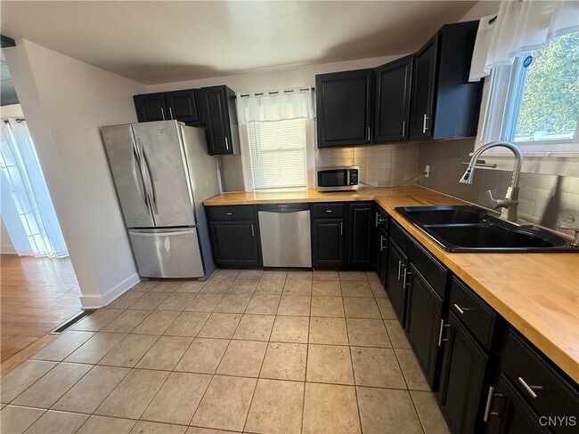 Building Photo - 115 Dorchester Ave