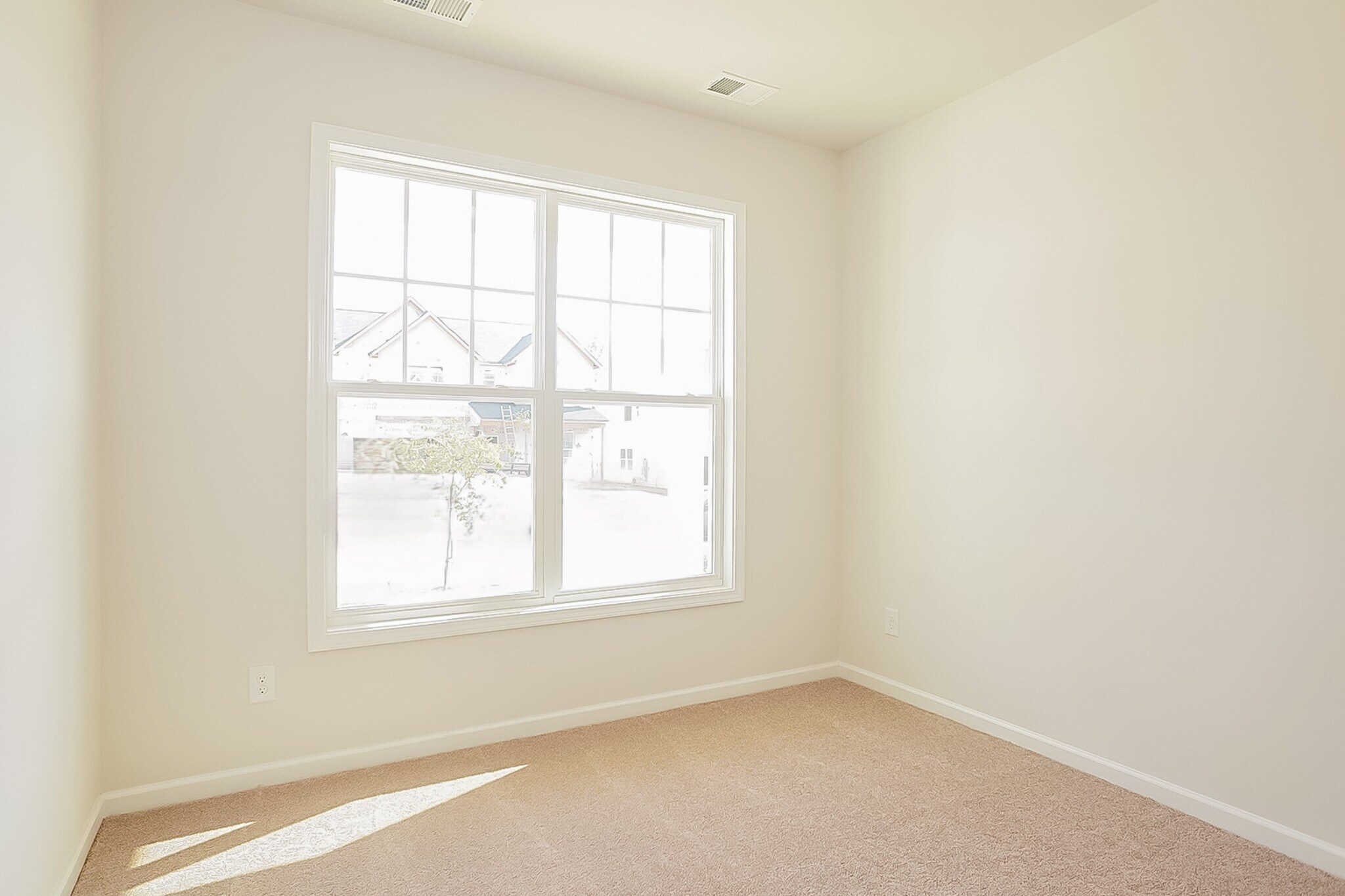 Building Photo - 732 Courtland Dr
