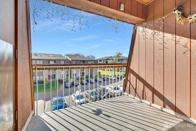 Building Photo - 275 Alpine Way