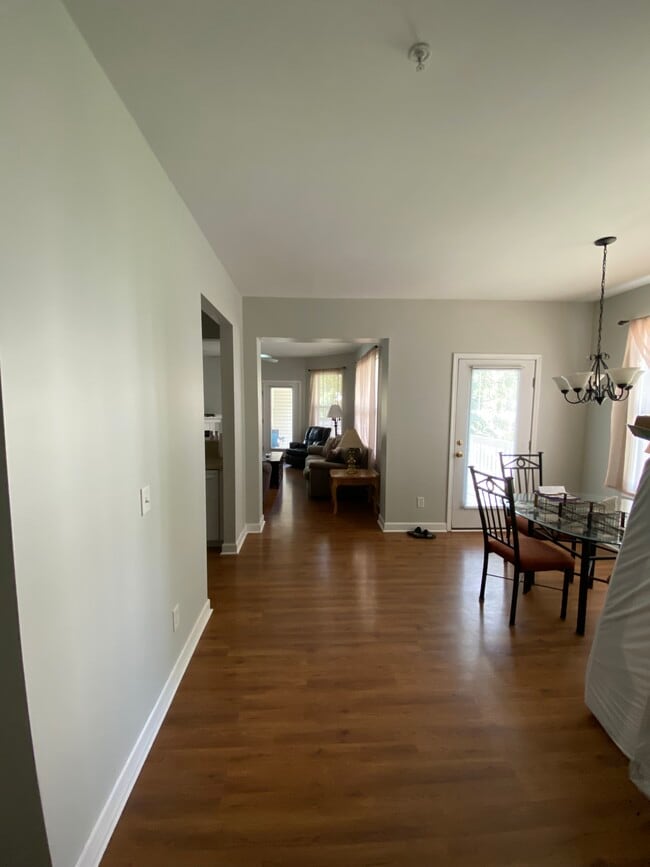 Building Photo - 712 Indica Ct