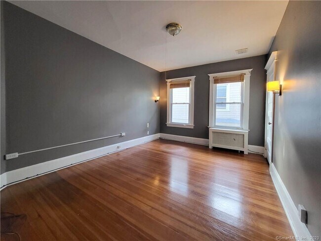 Building Photo - 805 Edgewood Ave