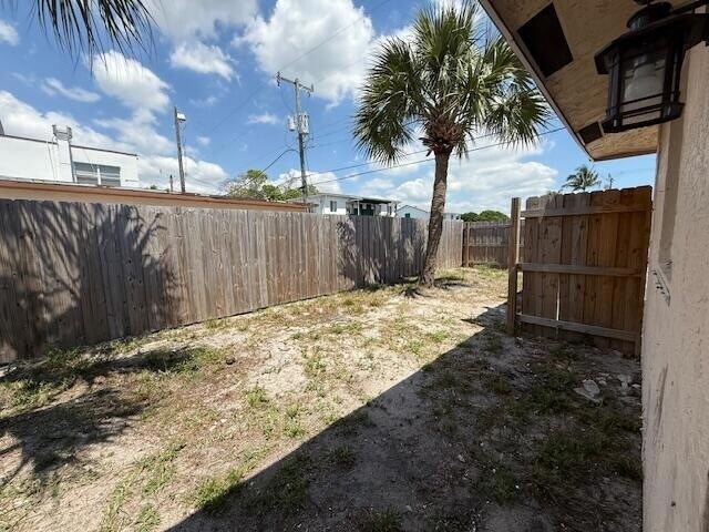 Building Photo - 905 9th St