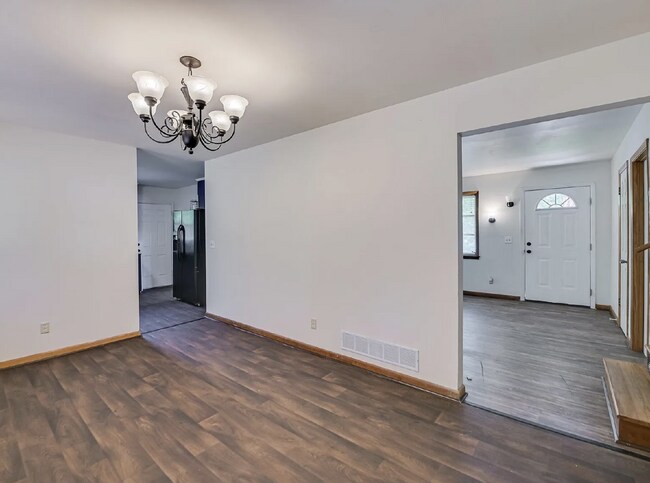 Building Photo - 1114 Terrace Cir