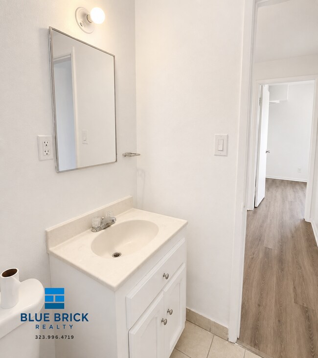 Building Photo - 628 S Burger Ave