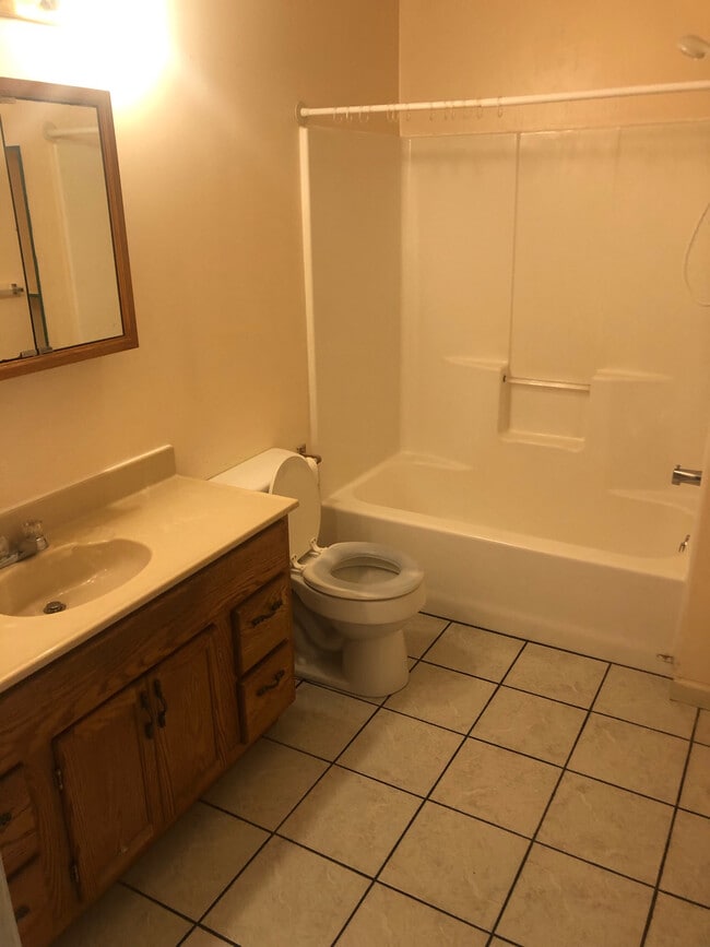 Building Photo - 11824 E Cypress Dr