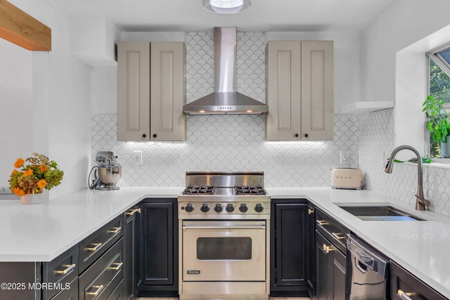 Building Photo - 65 E River Rd