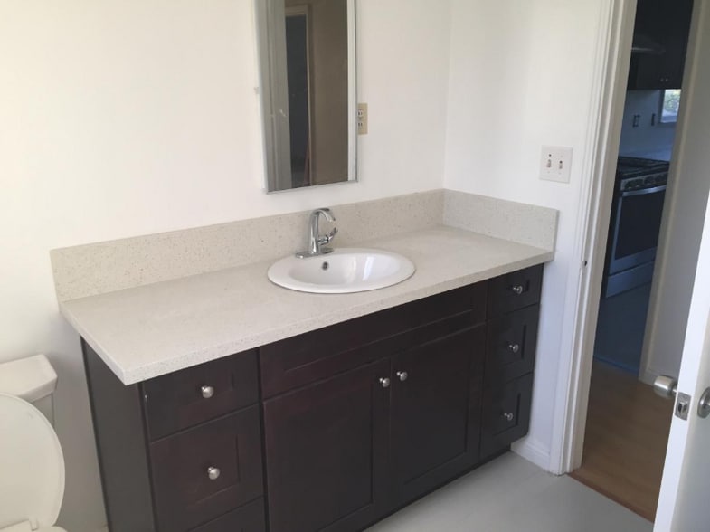 Building Photo - 515 N Nicholson Ave