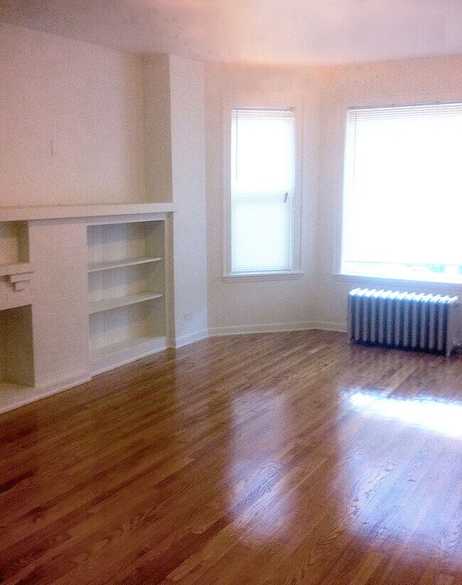 Building Photo - 8014 S Maryland Ave