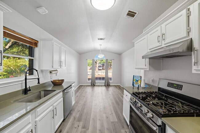 Building Photo - 1226 Brashear Ln