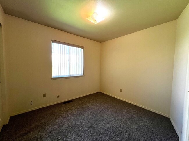 Building Photo - Non-Refundable & Security Deposit Total: 1...