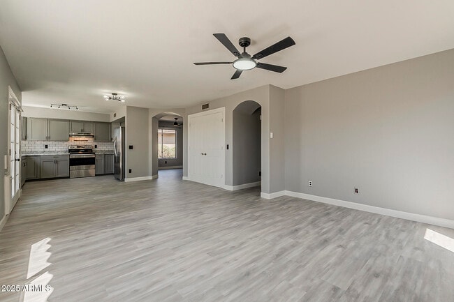 Building Photo - 21928 N Braden Rd