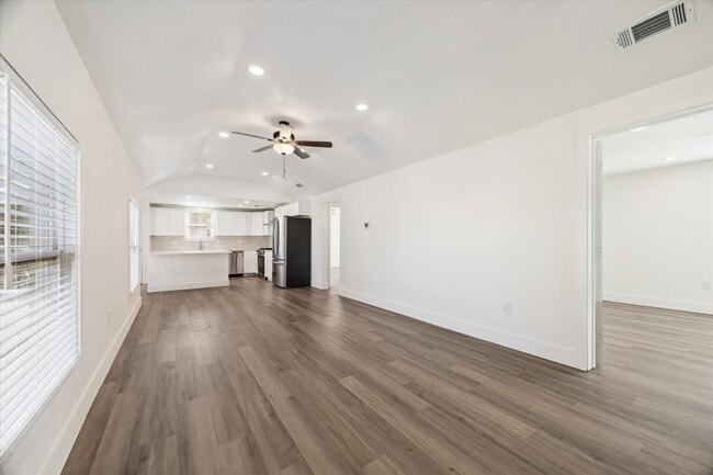 Building Photo - 505 Malone St