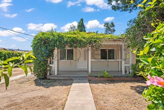 Building Photo - 14331 Capri Dr
