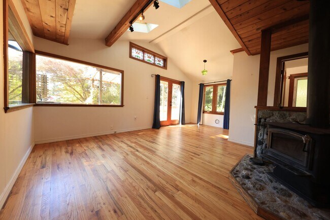 Building Photo - 3946 L K Wood Ct