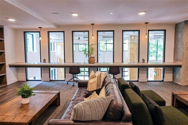 Building Photo - 1330 Fairmont Ave NW