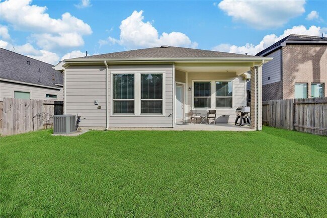 Building Photo - 120 Buckeye Dr