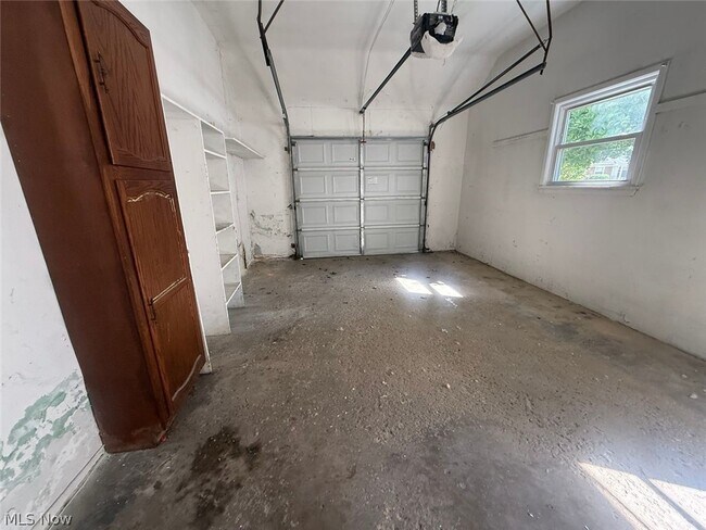 Building Photo - 24113 E Silsby Rd