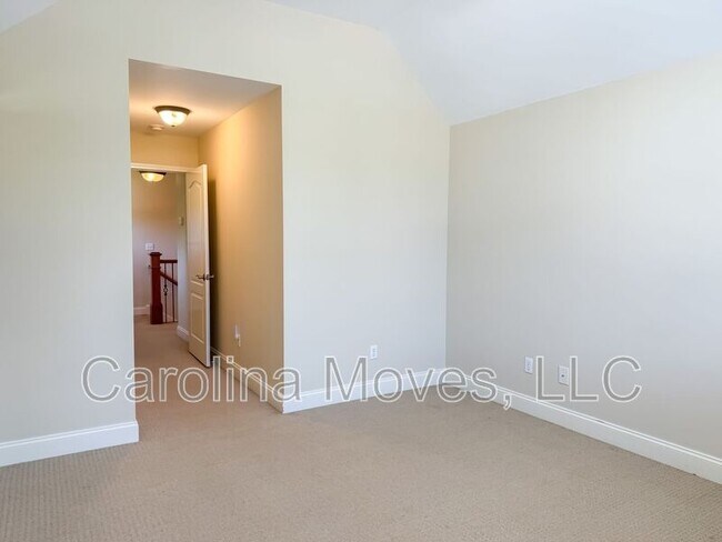 Building Photo - 745 Charleston Pl