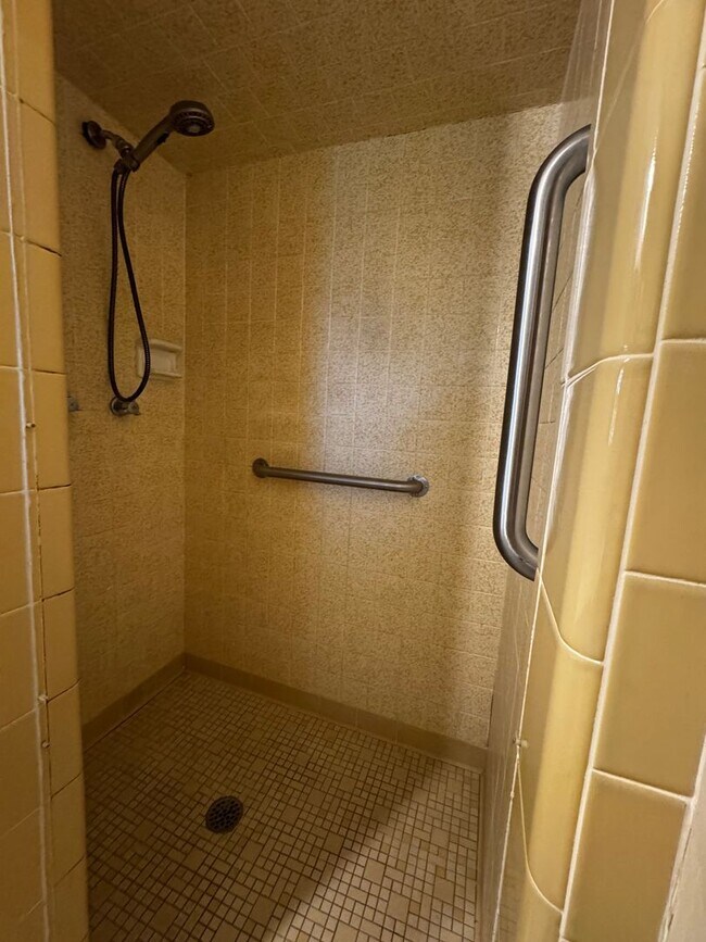 Building Photo - 3BD/2BA House for Lease in Jackson Park - Central Community