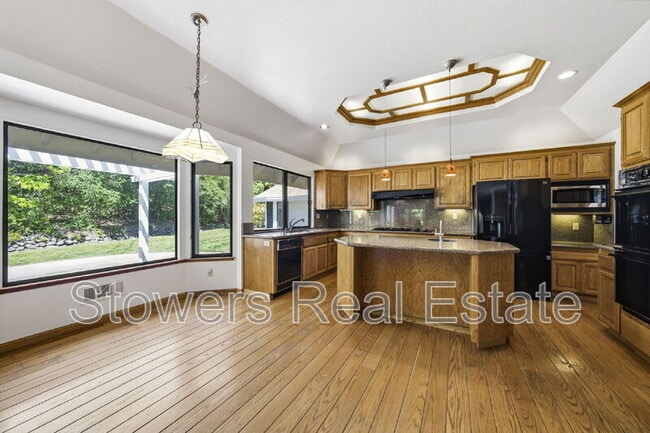 Building Photo - 618 Banister Ln