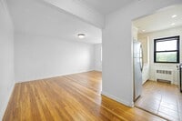 Building Photo - 2335 Hudson Terrace