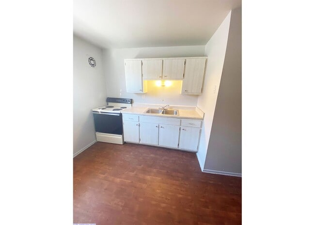 Interior Photo - Beecher Street