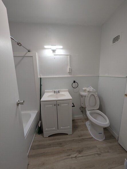 Building Photo - 7900 Old York Rd