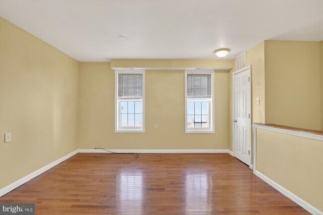 Building Photo - 1400 S Chadwick St