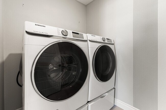 Building Photo - Beautiful Home in Commerce City!